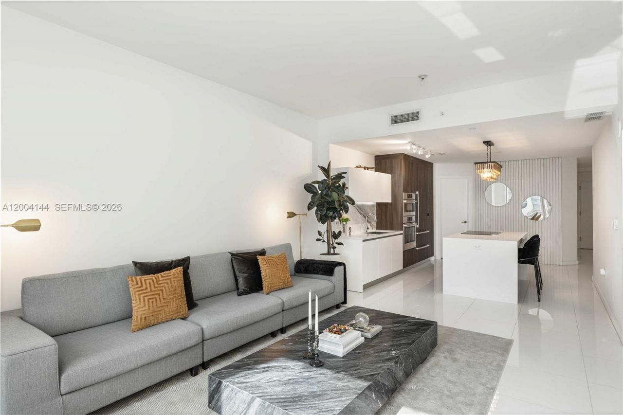 851 NE 1st Ave , Unit 4405, Miami, FL 33132 Photo