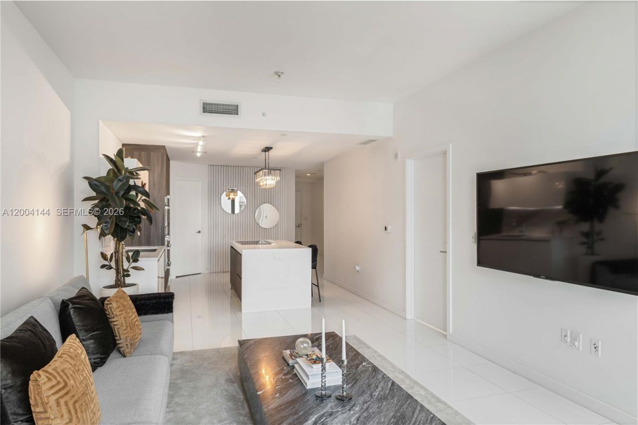 851 NE 1st Ave , Unit 4405, Miami, FL 33132 Photo