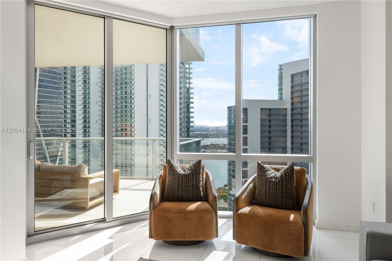 851 NE 1st Ave , Unit 4405, Miami, FL 33132 Photo