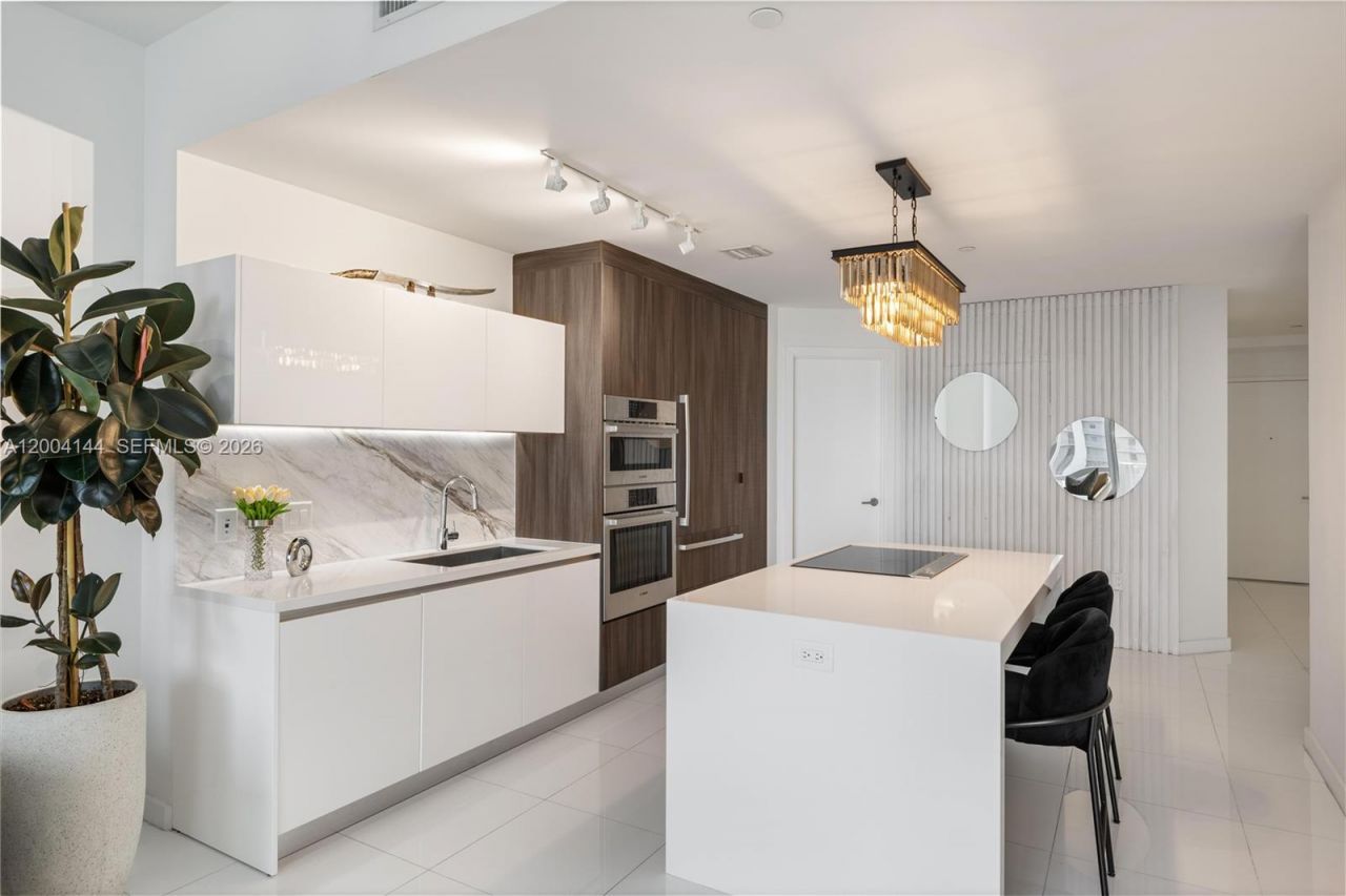 851 NE 1st Ave , Unit 4405, Miami, FL 33132 Photo