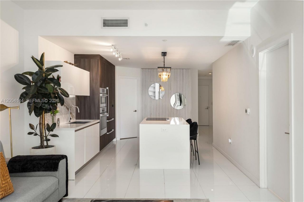 851 NE 1st Ave , Unit 4405, Miami, FL 33132 Photo