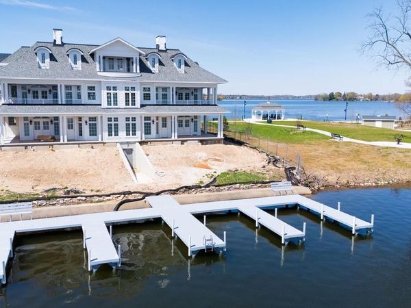 503 N Lake ROAD, Unit 1, Oconomowoc, WI 53066