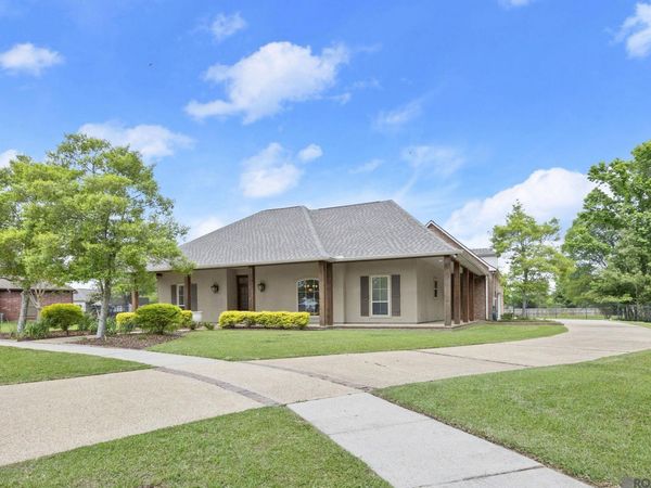 4279 Cypress Pointe Dr, Zachary, LA 70791