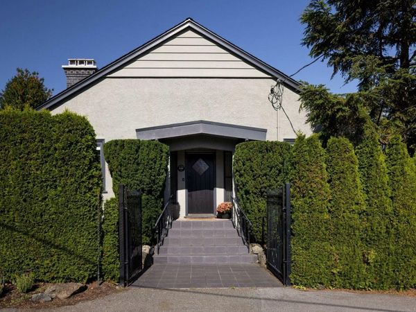 535 Falkland Rd , Oak Bay, BC V8S 4L6