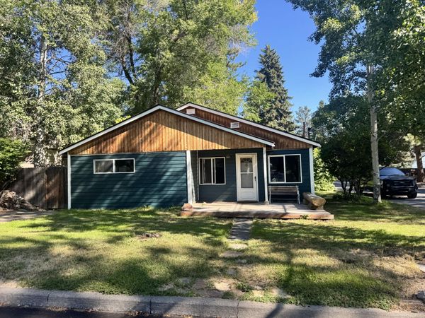 1302 NW Lexington Avenue, Bend, OR 97703