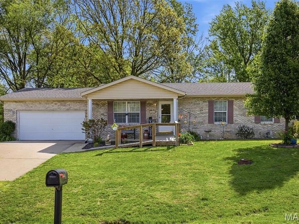 446 N Oak Street , Trenton, IL 62293