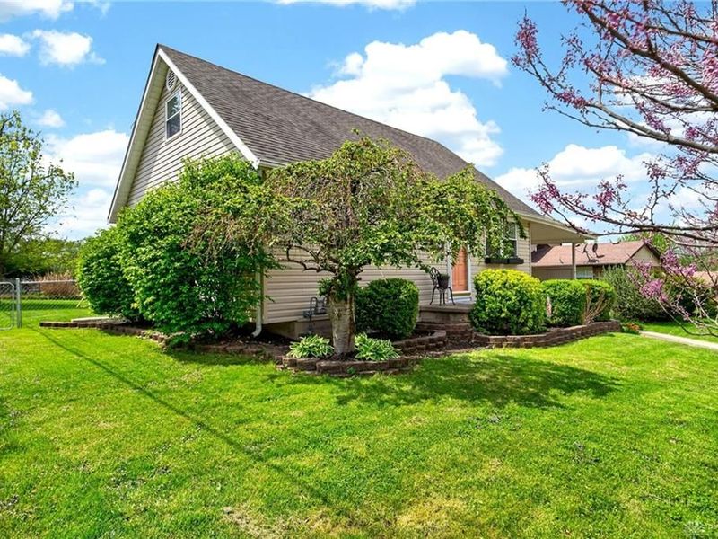 614 Louise Drive, Xenia, OH 45385 Photo 2