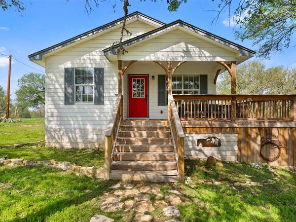 274 Old Austin TRL, Elgin, TX 78621