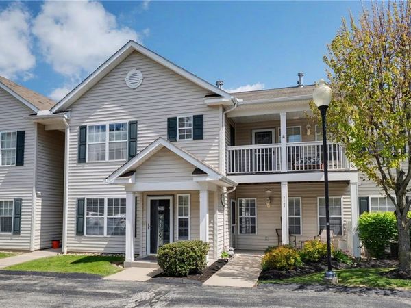 2203 Lenox Dr, Bethel Park, PA 15102