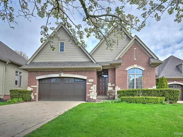 5591 Pembrooke Crossing , West Bloomfield Twp, MI 48322