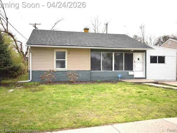 10311 Saratoga Street, Oak Park, MI 48237