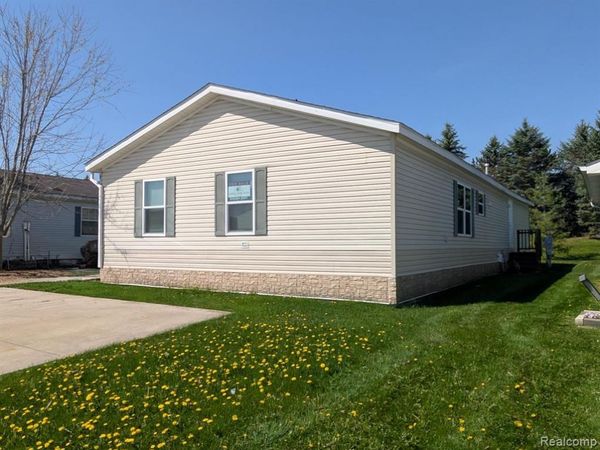 7 Brookfield , Swartz Creek, MI 48473
