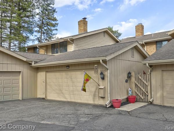 7105 Pebble Park Drive , West Bloomfield Twp, MI 48322