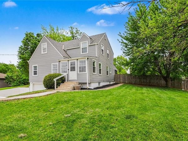 645 NE Barry Road, Kansas City, MO 64155