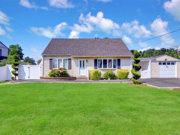 290 Eastwood , Deer Park, NY 11729