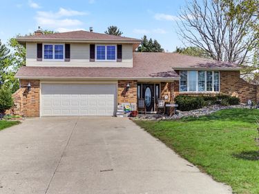 505 Elizabeth Street E, Grand Junction, IA 50107