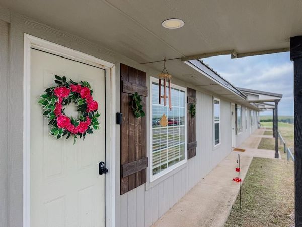 3521 Quail Run Street, Hinton, OK 73047