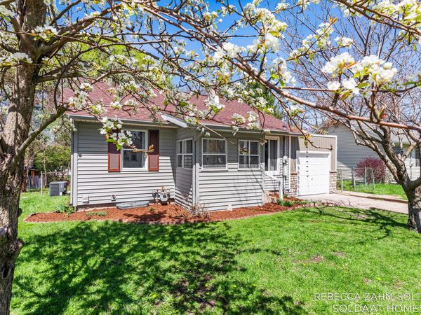 1311 Calgary Street NE, Grand Rapids, MI 49505