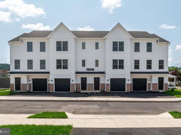 560 LONG STREET, Unit 4, EMMAUS, PA 18049