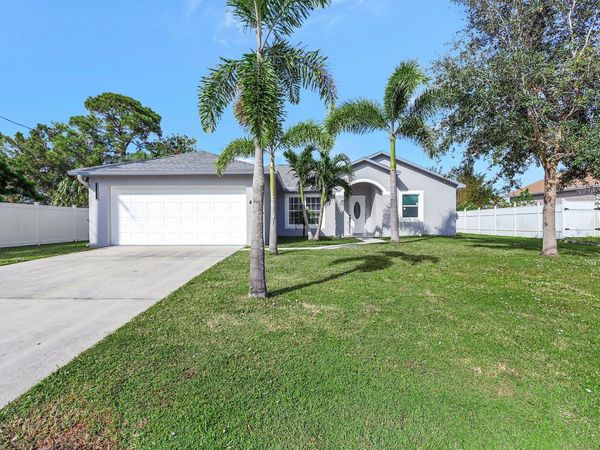 457 SW Todd Avenue, Port St. Lucie, FL 34983