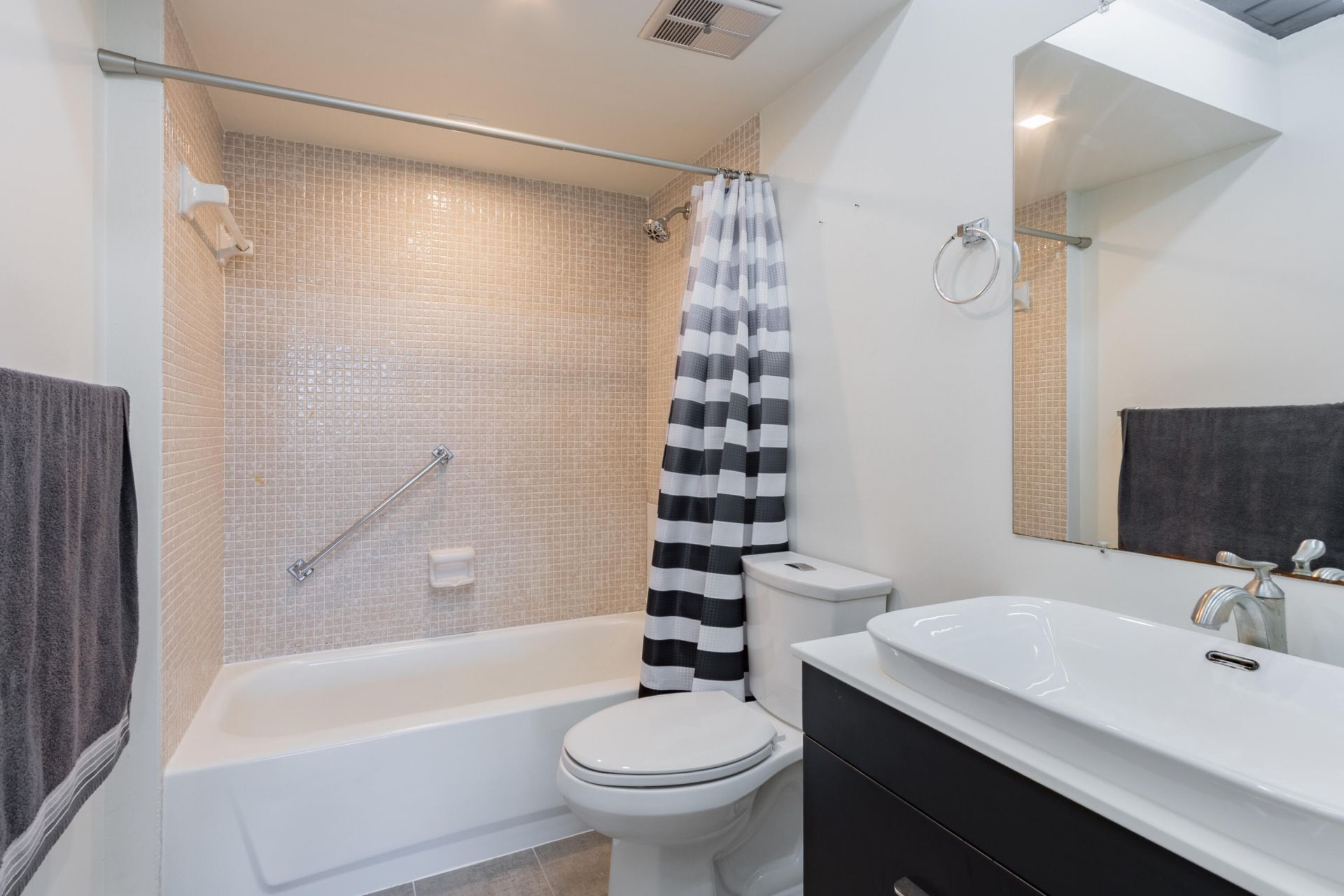 7000 NW 17th Street, Unit 419, Plantation, FL 33313 Photo