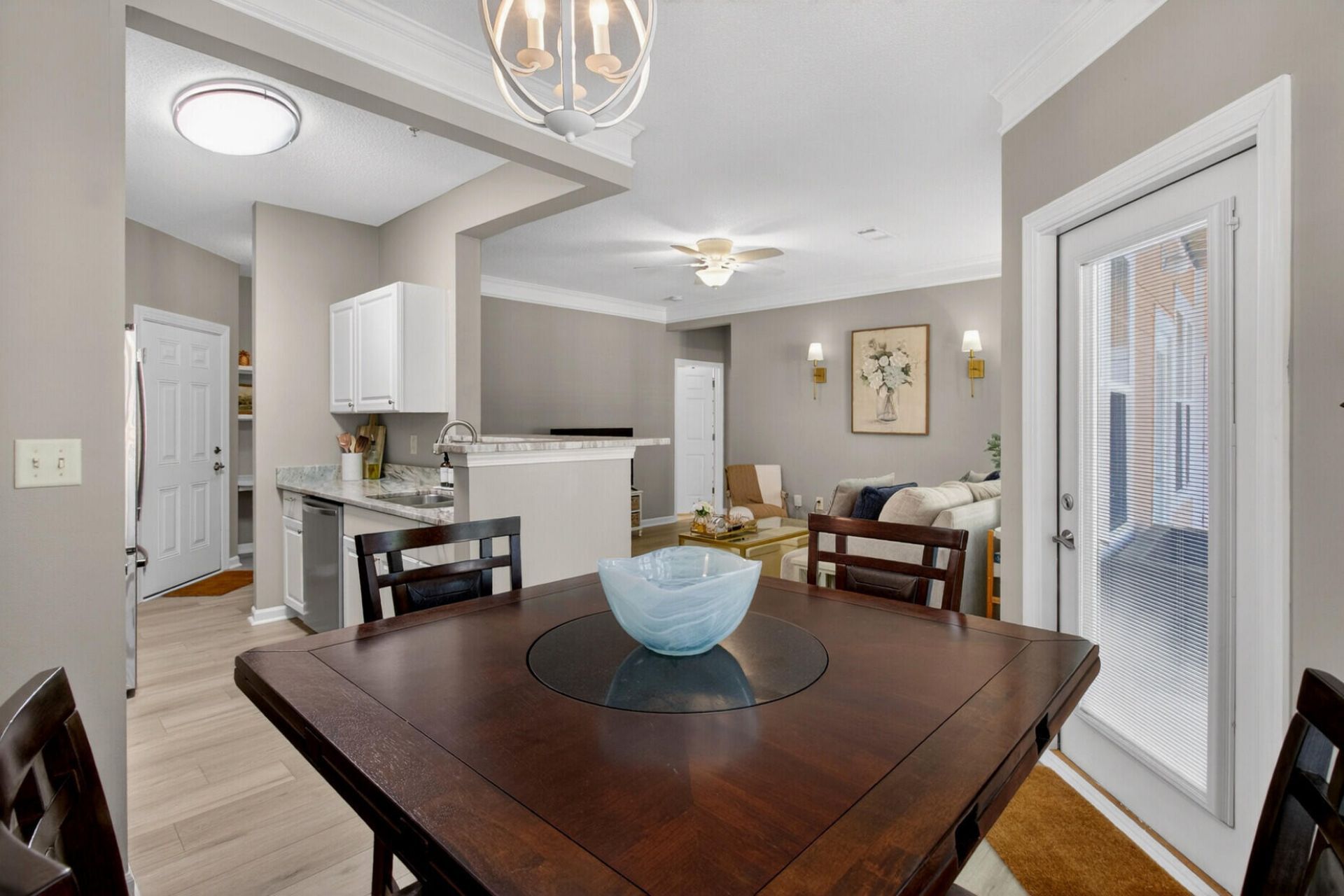 2212 Chatelain Way Photo 12