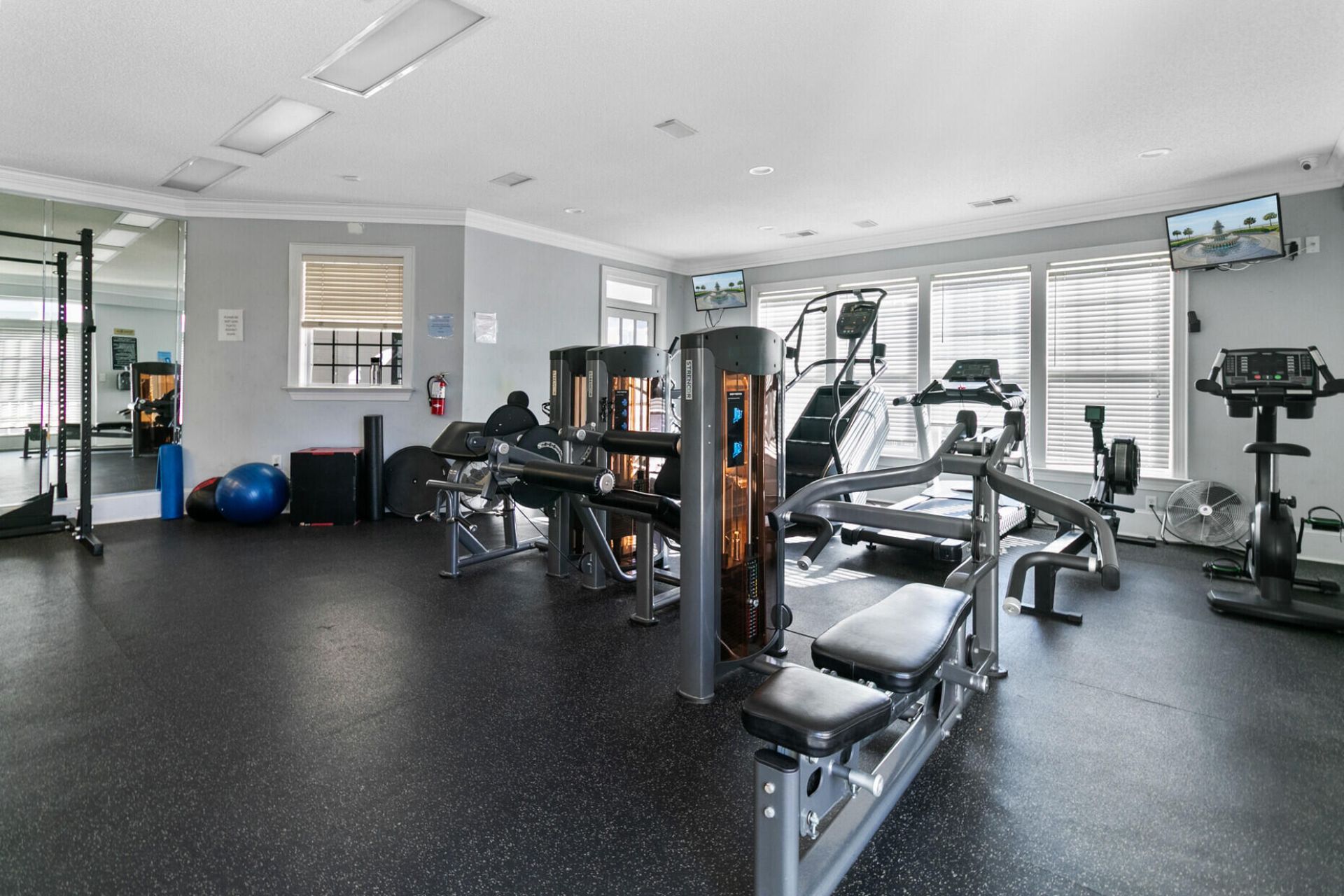 2212 Chatelain Way Photo 35