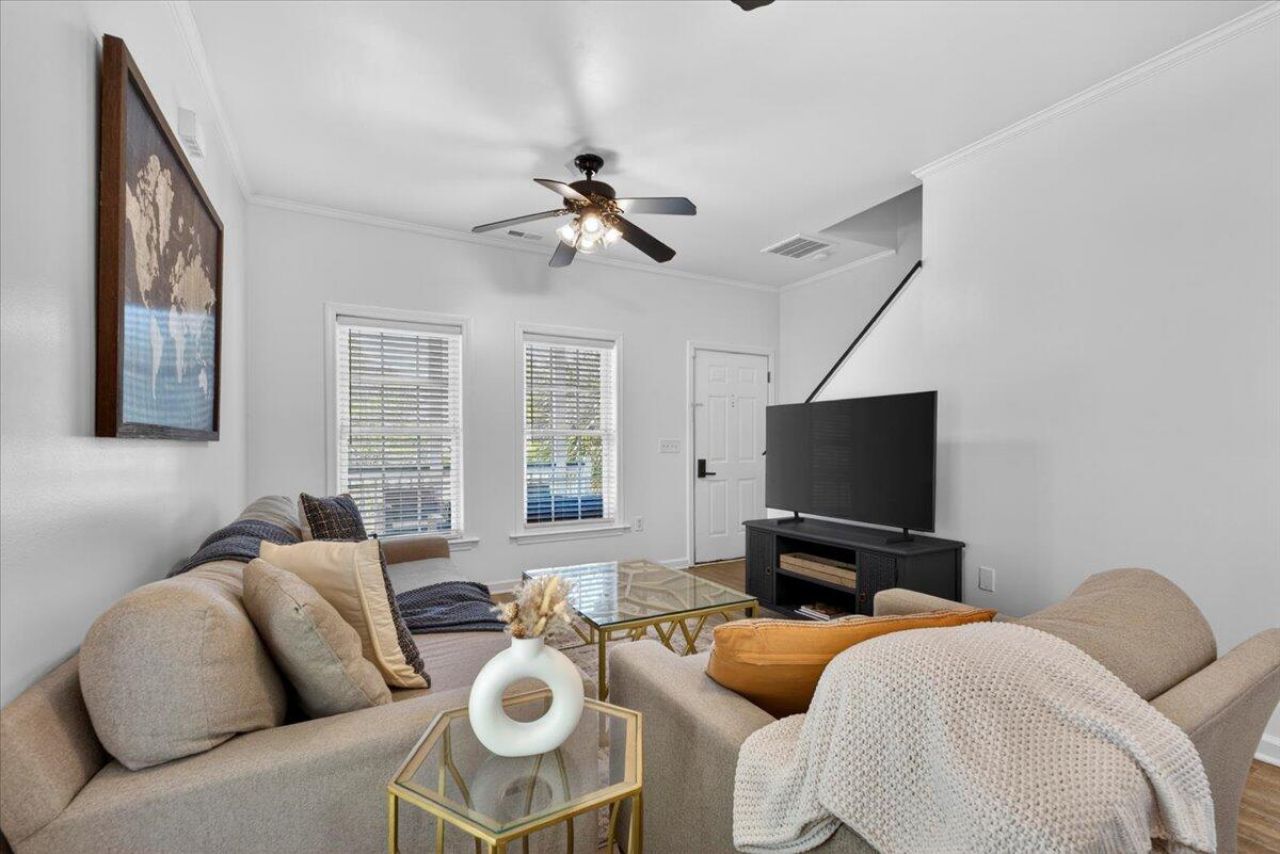 4603 Apple Street Photo 10