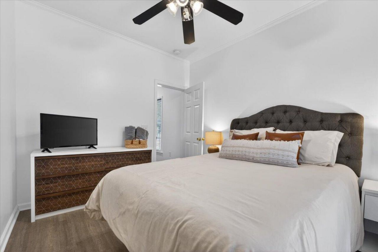 4603 Apple Street Photo 16