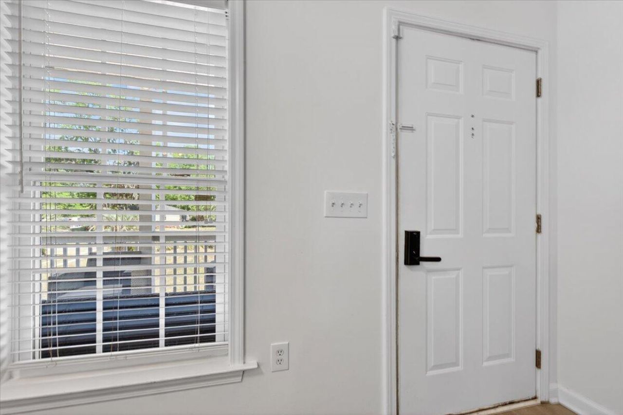 4603 Apple Street Photo 8