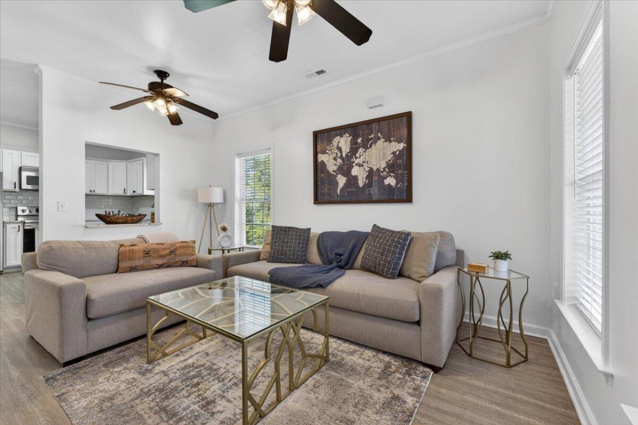 4603 Apple Street Photo 9