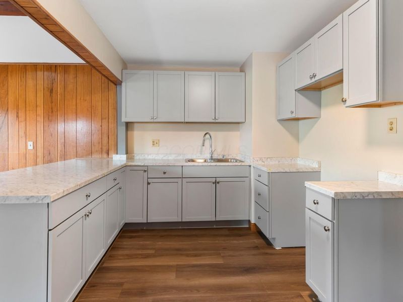 2249 Ashley Drive , Columbus, OH 43224 Photo 9