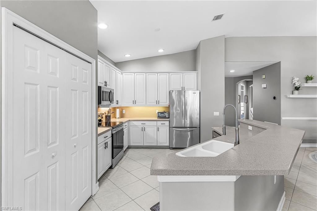 12051 Brassie Cir, Unit D202, Fort Myers, FL 33913 Photo