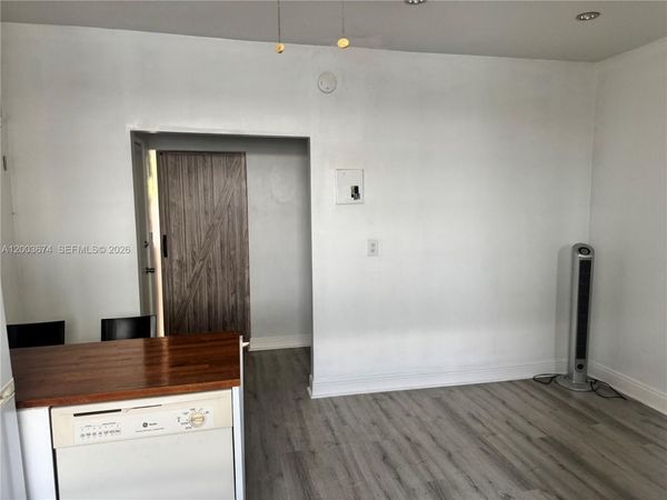 637 12th St, Unit 6, Miami Beach, FL 33139