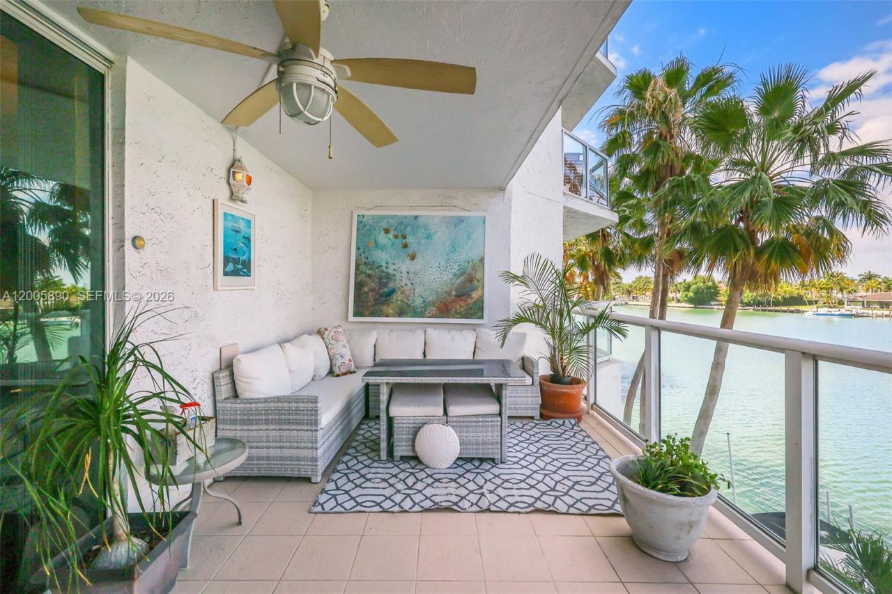 5900 Collins Ave, Unit 402, Miami Beach, FL 33140 Photo