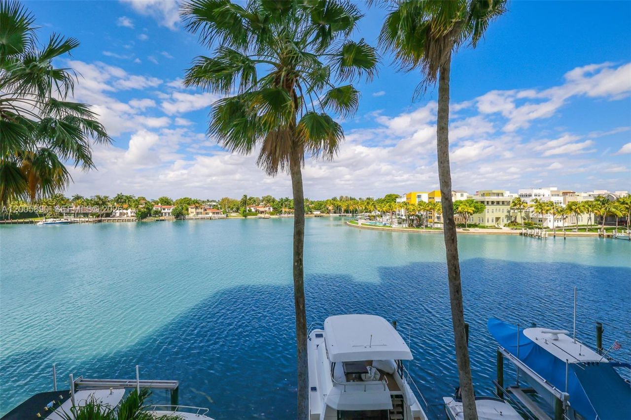5900 Collins Ave, Unit 402, Miami Beach, FL 33140 Photo