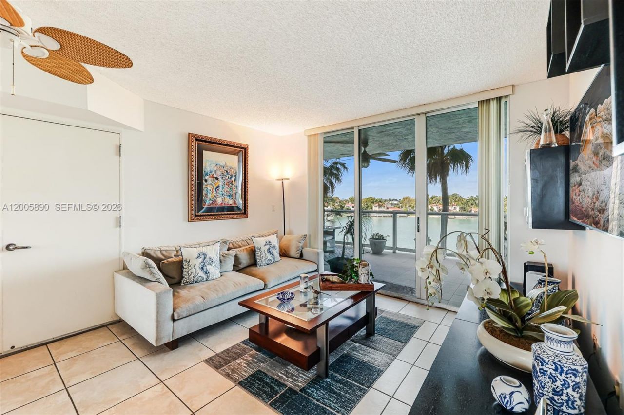 5900 Collins Ave, Unit 402, Miami Beach, FL 33140 Photo