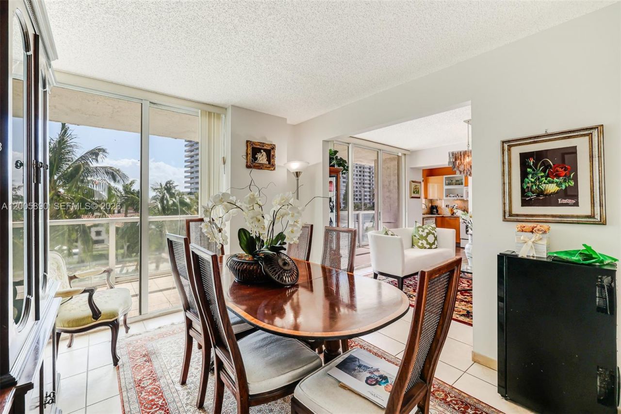 5900 Collins Ave, Unit 402, Miami Beach, FL 33140 Photo