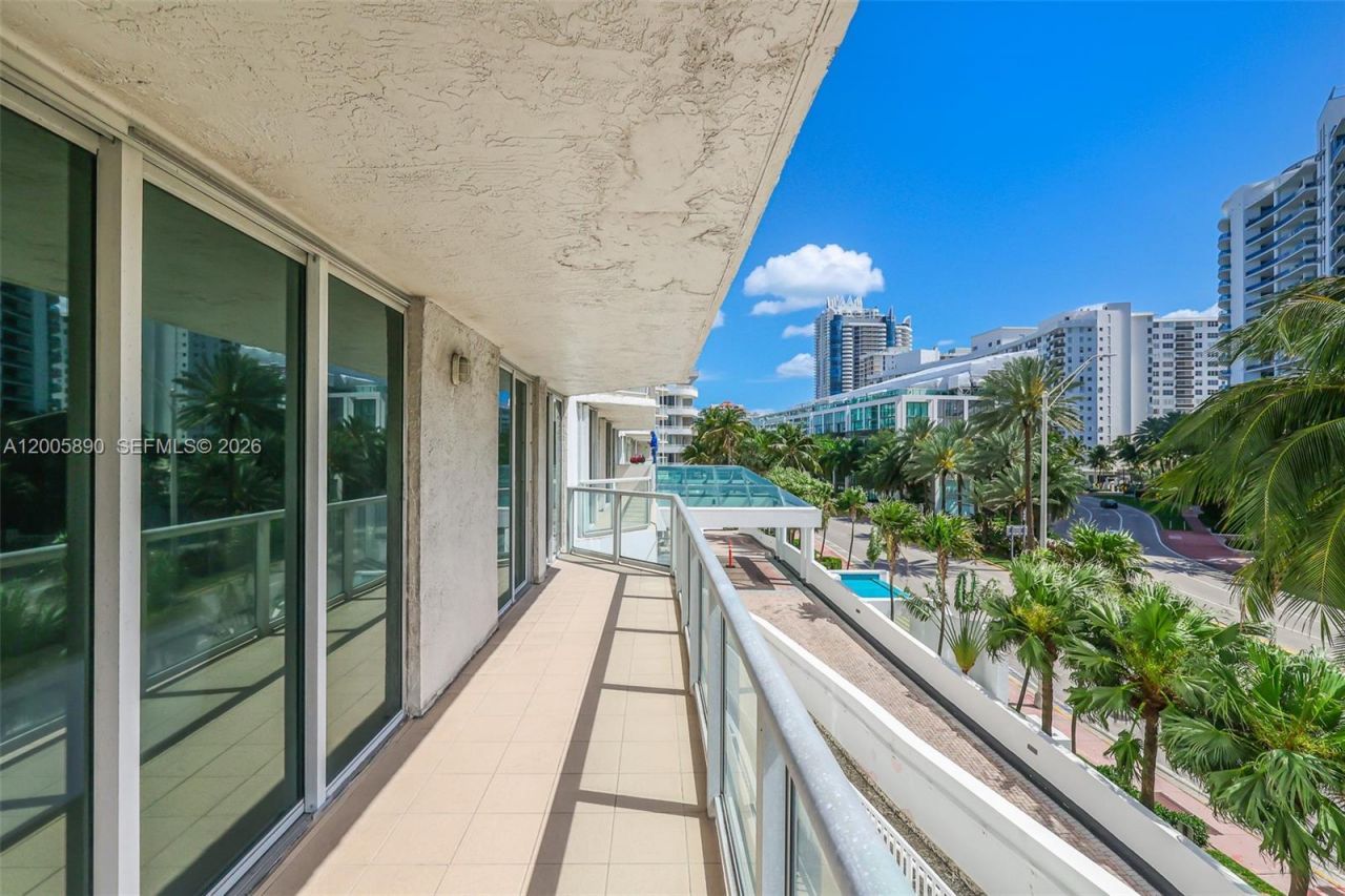 5900 Collins Ave, Unit 402, Miami Beach, FL 33140 Photo