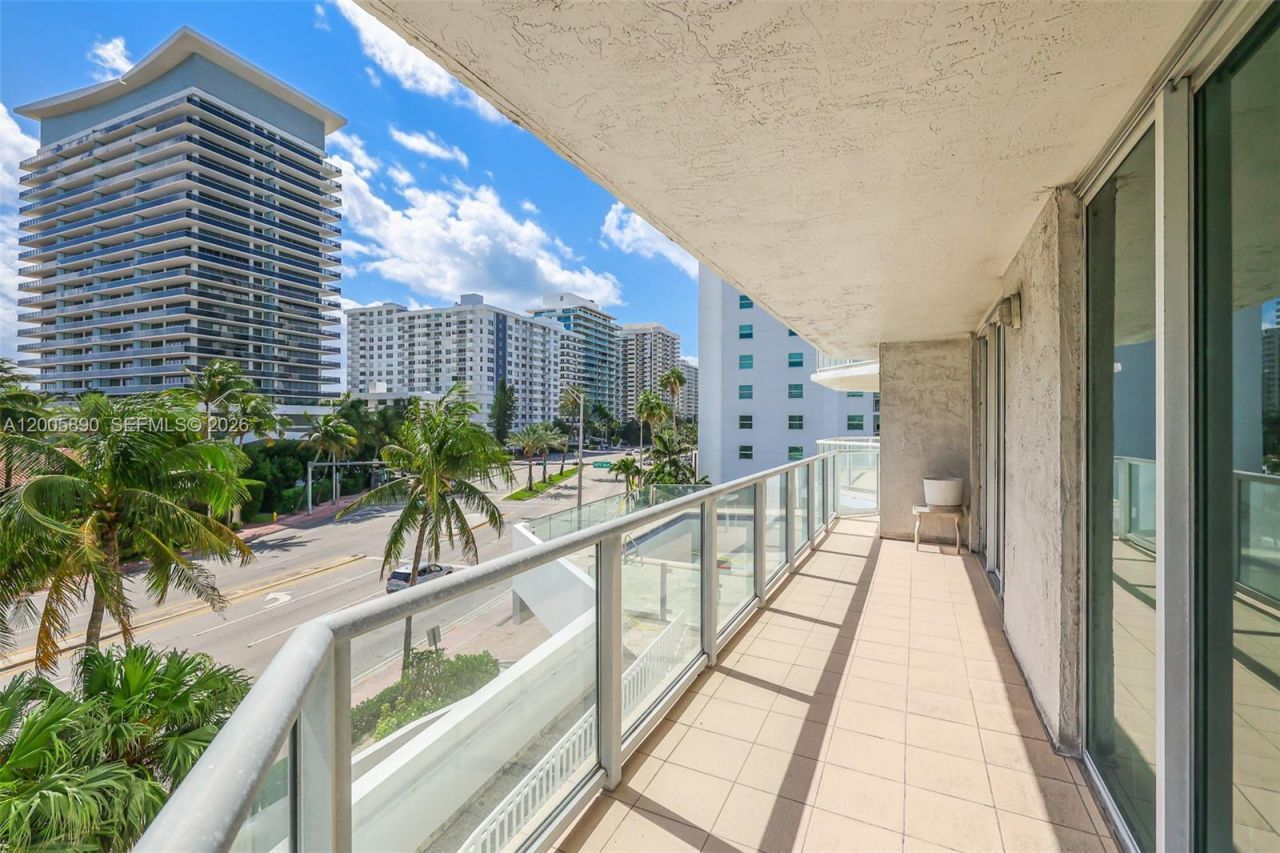 5900 Collins Ave, Unit 402, Miami Beach, FL 33140 Photo