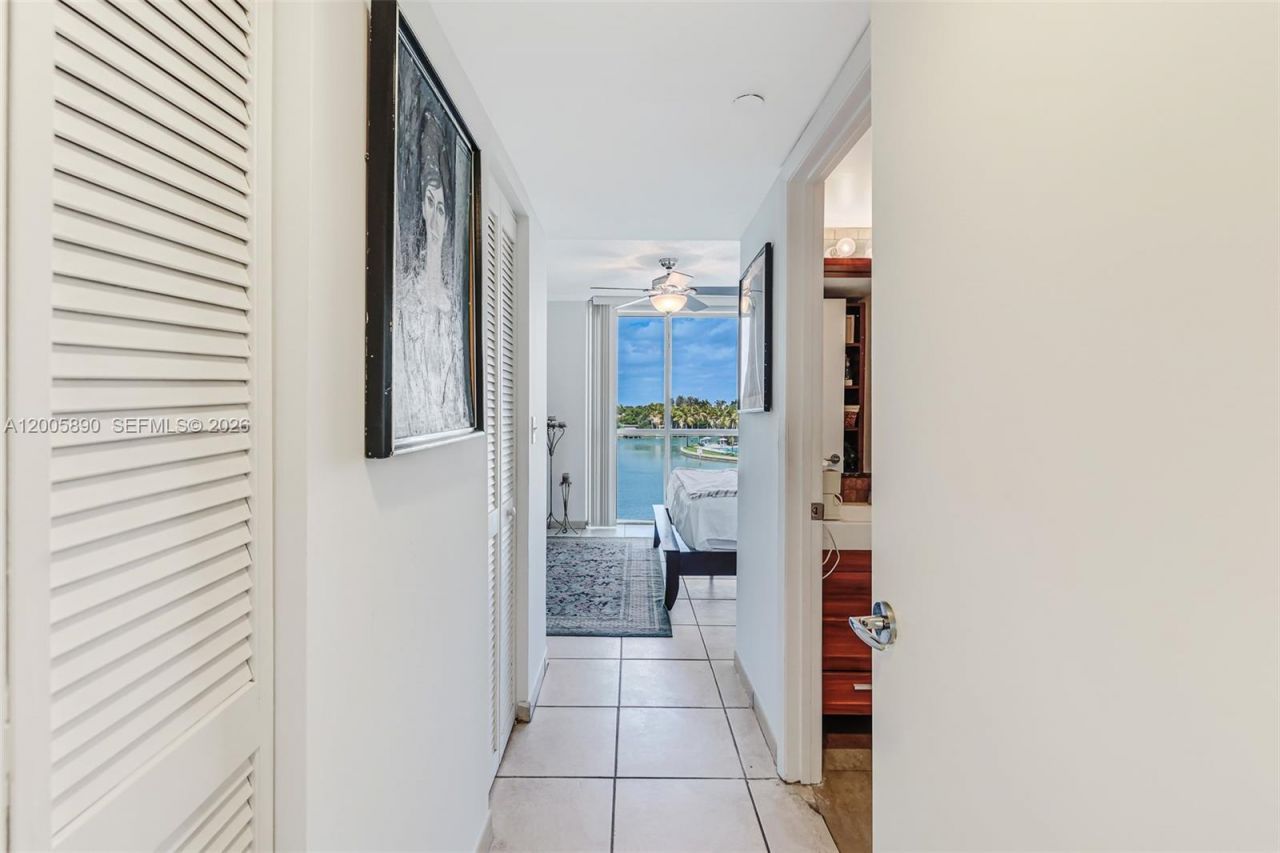 5900 Collins Ave, Unit 402, Miami Beach, FL 33140 Photo
