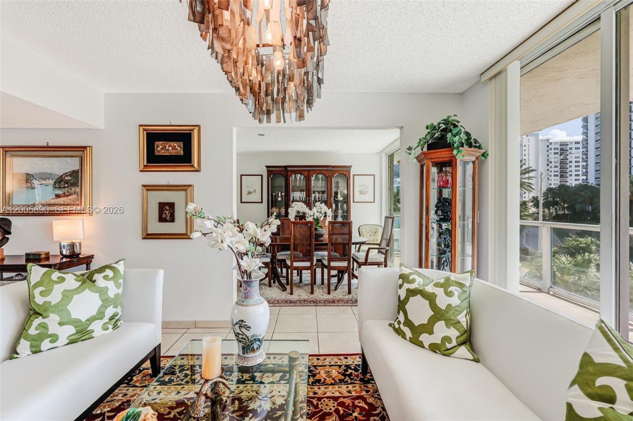5900 Collins Ave, Unit 402, Miami Beach, FL 33140 Photo