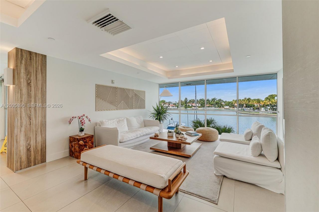 5900 Collins Ave, Unit 402, Miami Beach, FL 33140 Photo