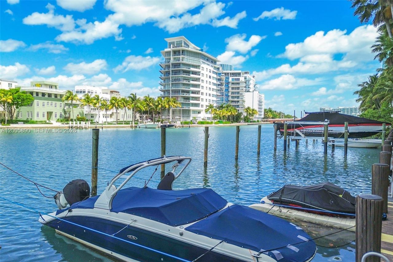 5900 Collins Ave, Unit 402, Miami Beach, FL 33140 Photo