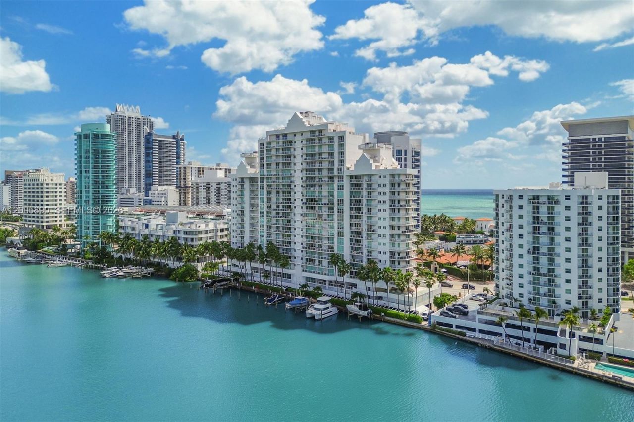 5900 Collins Ave, Unit 402, Miami Beach, FL 33140 Photo