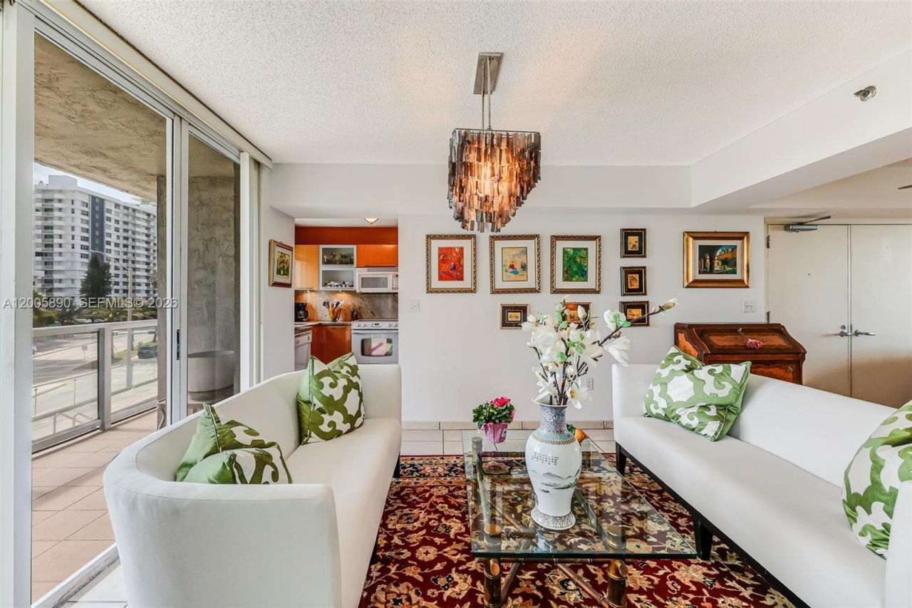 5900 Collins Ave, Unit 402, Miami Beach, FL 33140 Photo