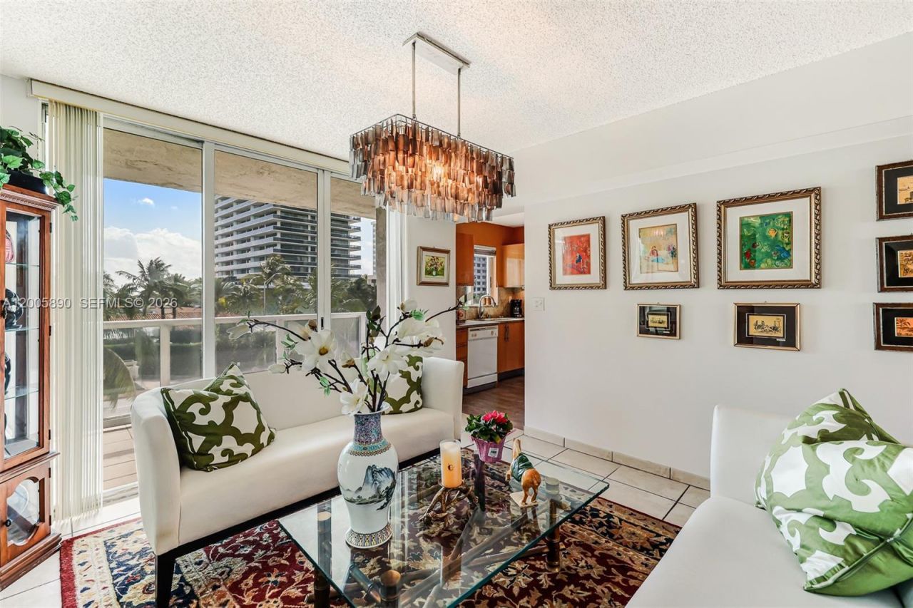 5900 Collins Ave, Unit 402, Miami Beach, FL 33140 Photo