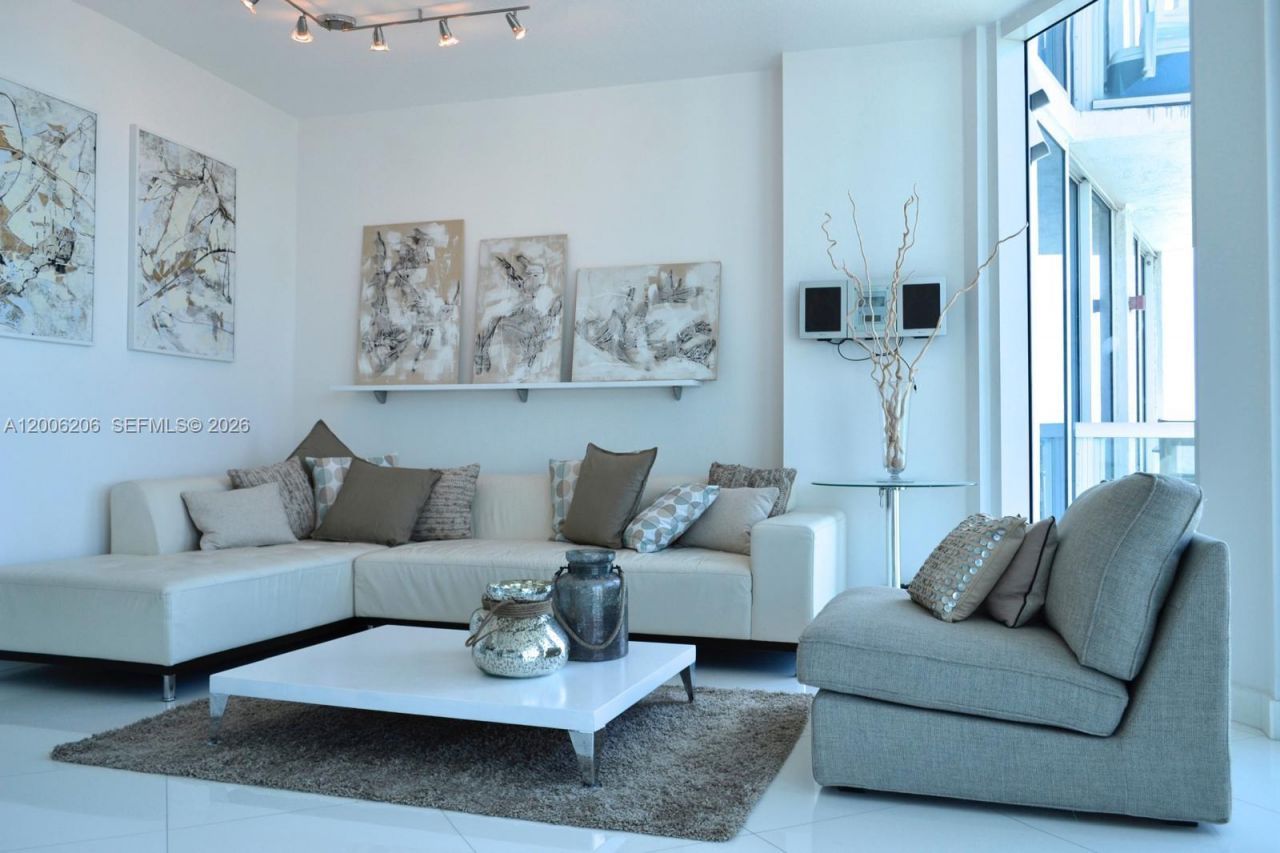 6515 Collins Ave, Unit 1505, Miami Beach, FL 33141 Photo