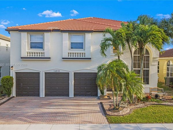 16818 SW 16th St , Pembroke Pines, FL 33027