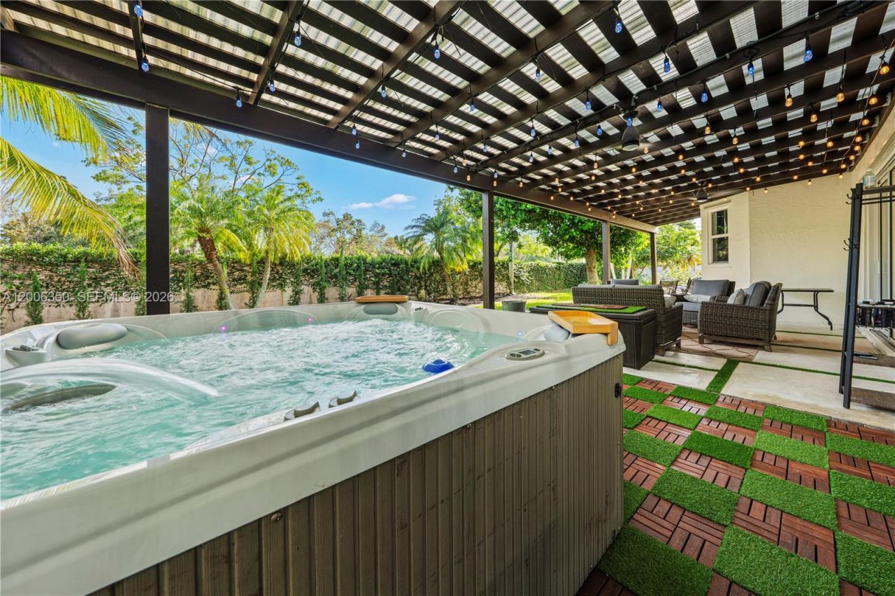 16818 SW 16th St, Pembroke Pines, FL 33027 Photo